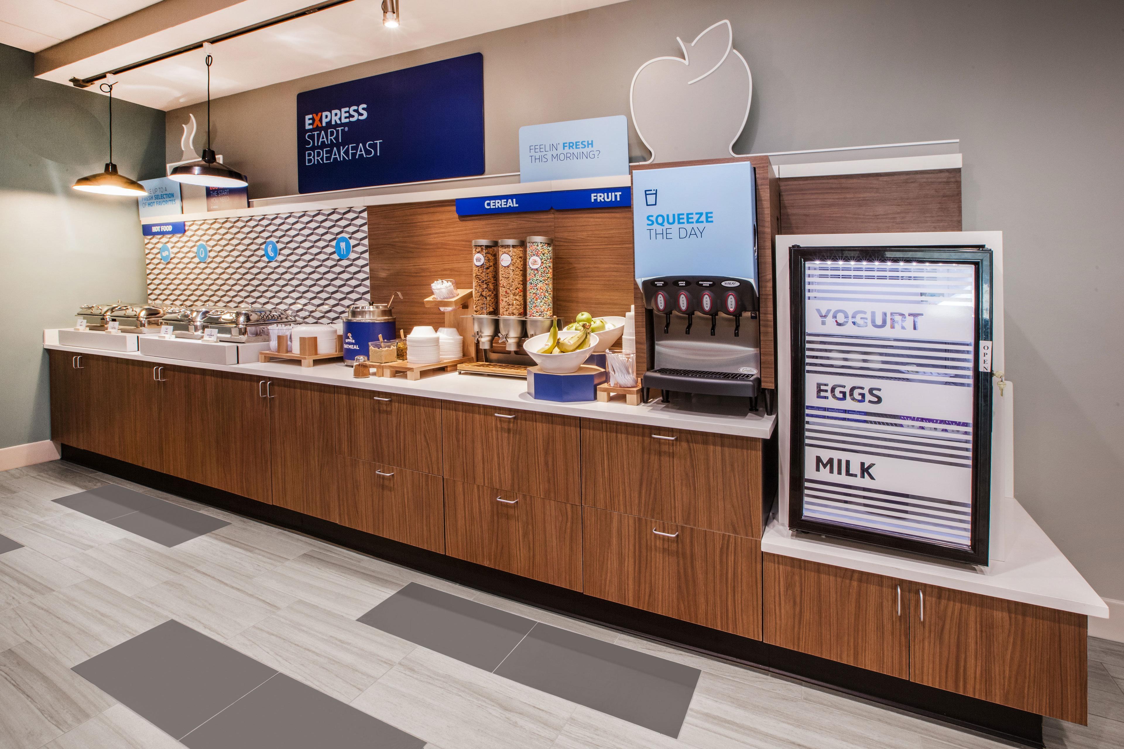 Holiday Inn Express Hastings By Ihg Exterior foto